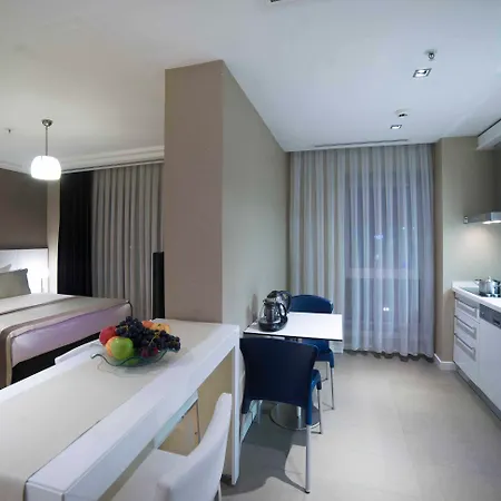 Hotel Radisson Residences Avrupa Tem 4*