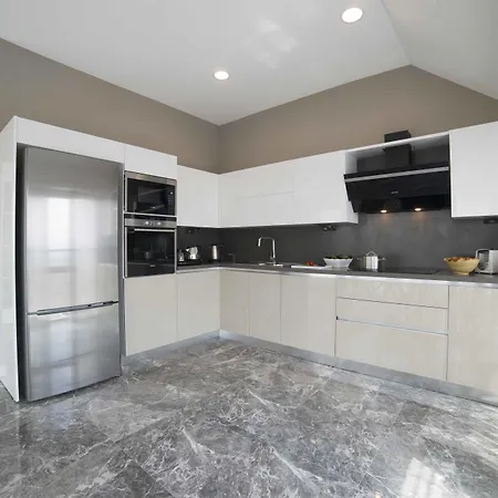 Radisson Residences Avrupa Tem