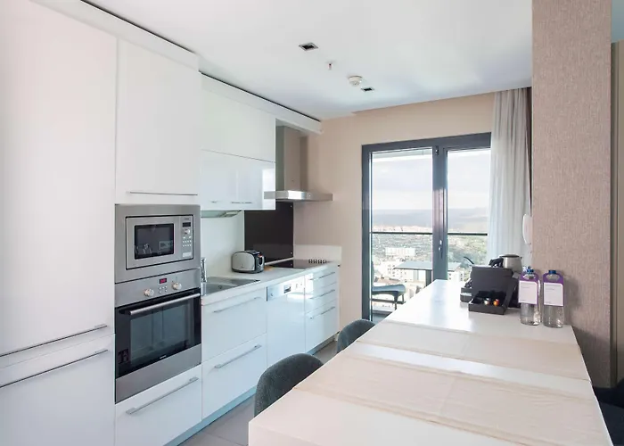 Otel Radisson Residences Avrupa Tem 4*