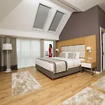 Otel Radisson Residences Avrupa Tem