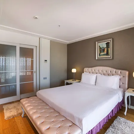Radisson Residences Avrupa Tem فندق