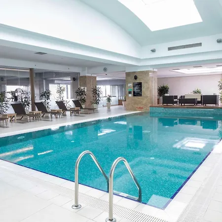 فندق Radisson Residences Avrupa Tem