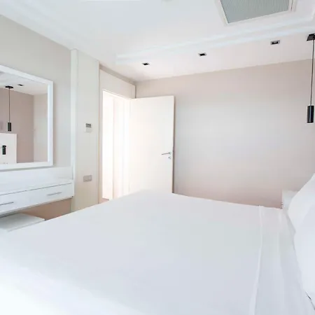 فندق Radisson Residences Avrupa Tem 4*
